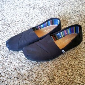 Toms slip ons size 7.5
